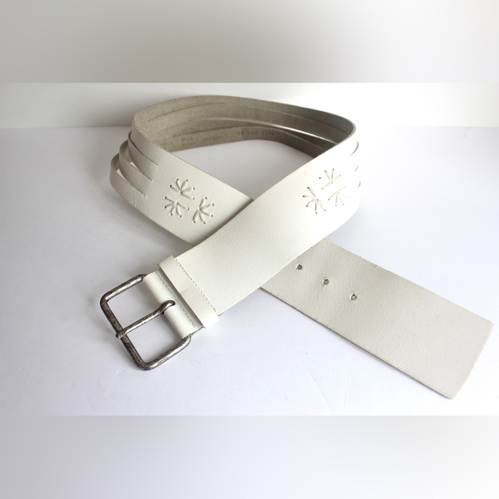 Olsen Off White Leather Wide Belt with Silver Metal Buckle S M Small Medium
